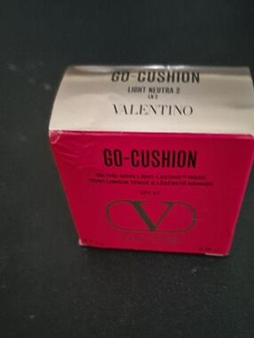 Valentino Go-Cushion